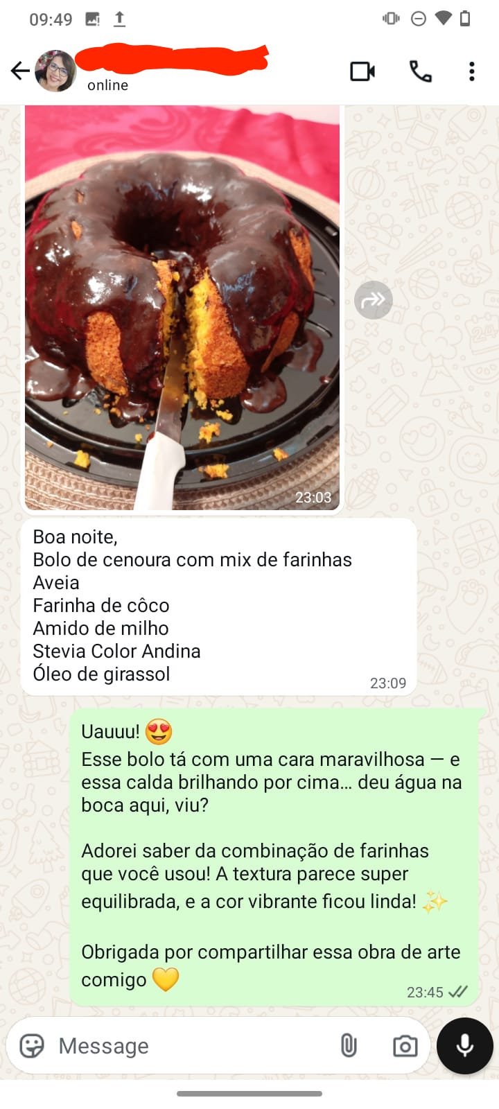 Depoimento com foto de bolo de cenoura com calda que deu água na boca